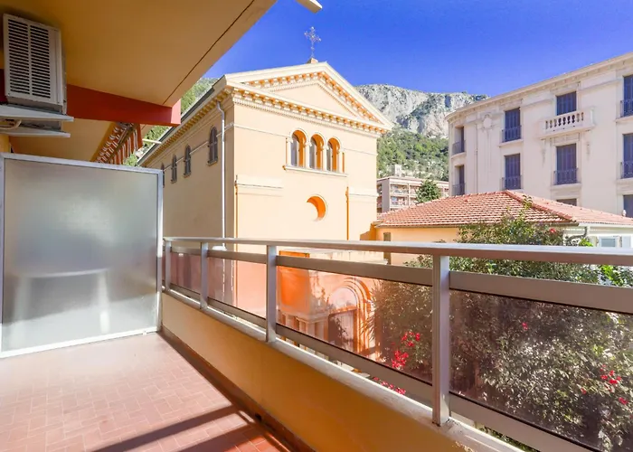 Le Diplomate By Interhome مينتون